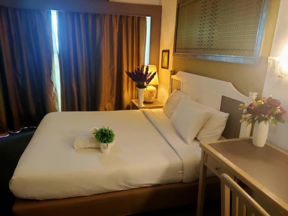 Beachfront Full Sea Penang Tanjung Bungah  Exterior photo